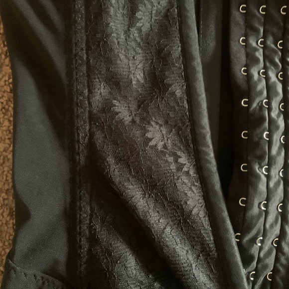 Body MagicReshape Your Body & ' up to 3 Sizes! - Picture 4 of 8